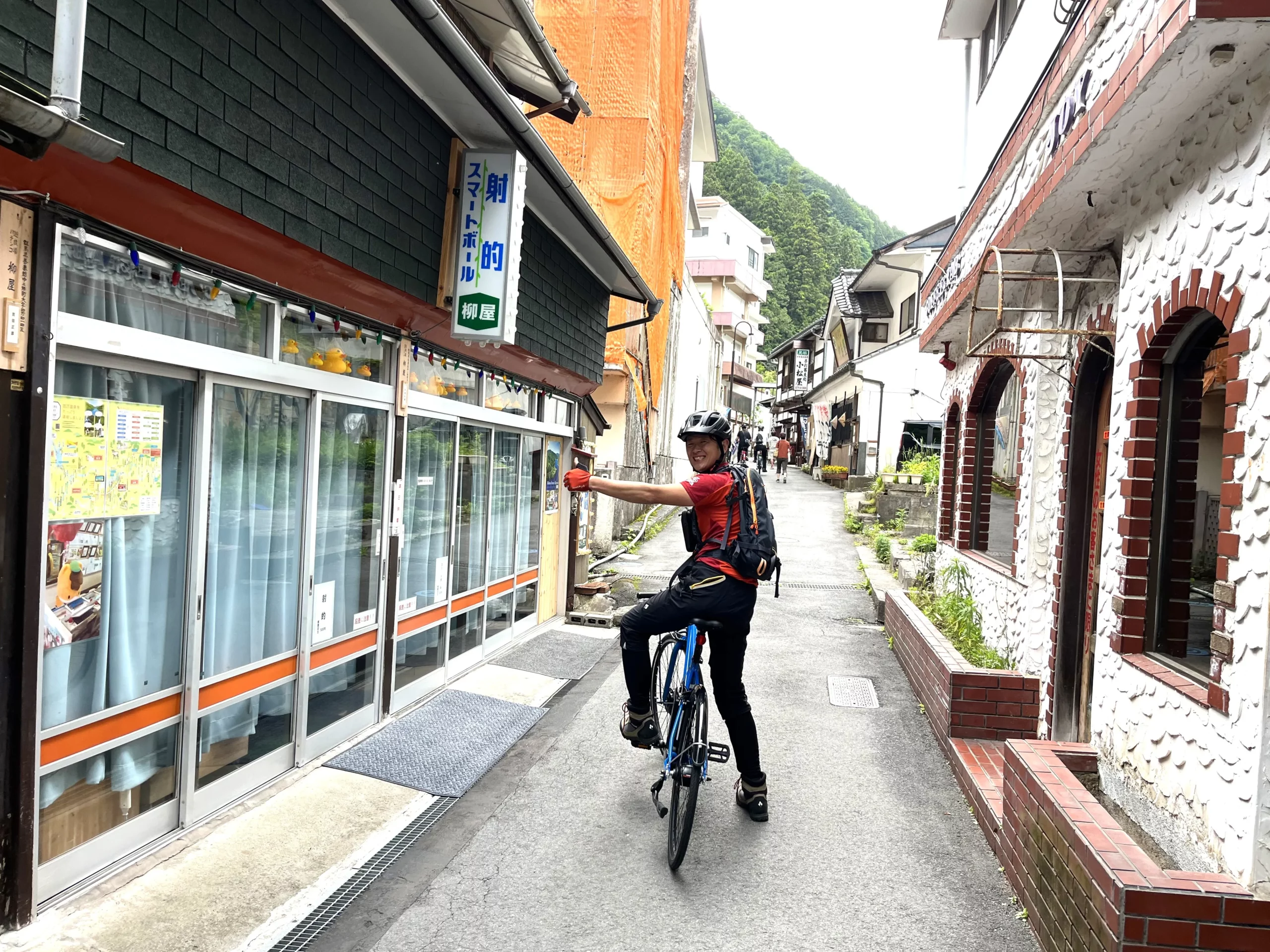 四万温泉街でサイクリング